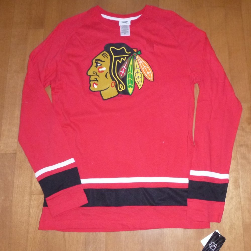 Mens Adult NHL Hockey CHICAGO BLACKHAWKS Long Sleeve T-Shirt Size Medium  NWT